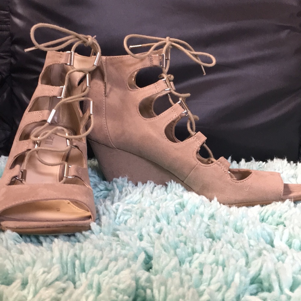 Tan wedges